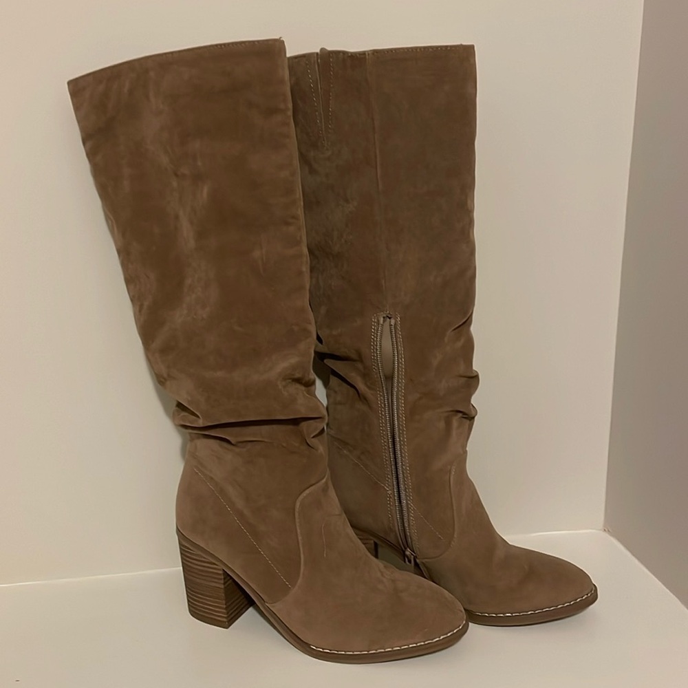 Slouchy suede boots